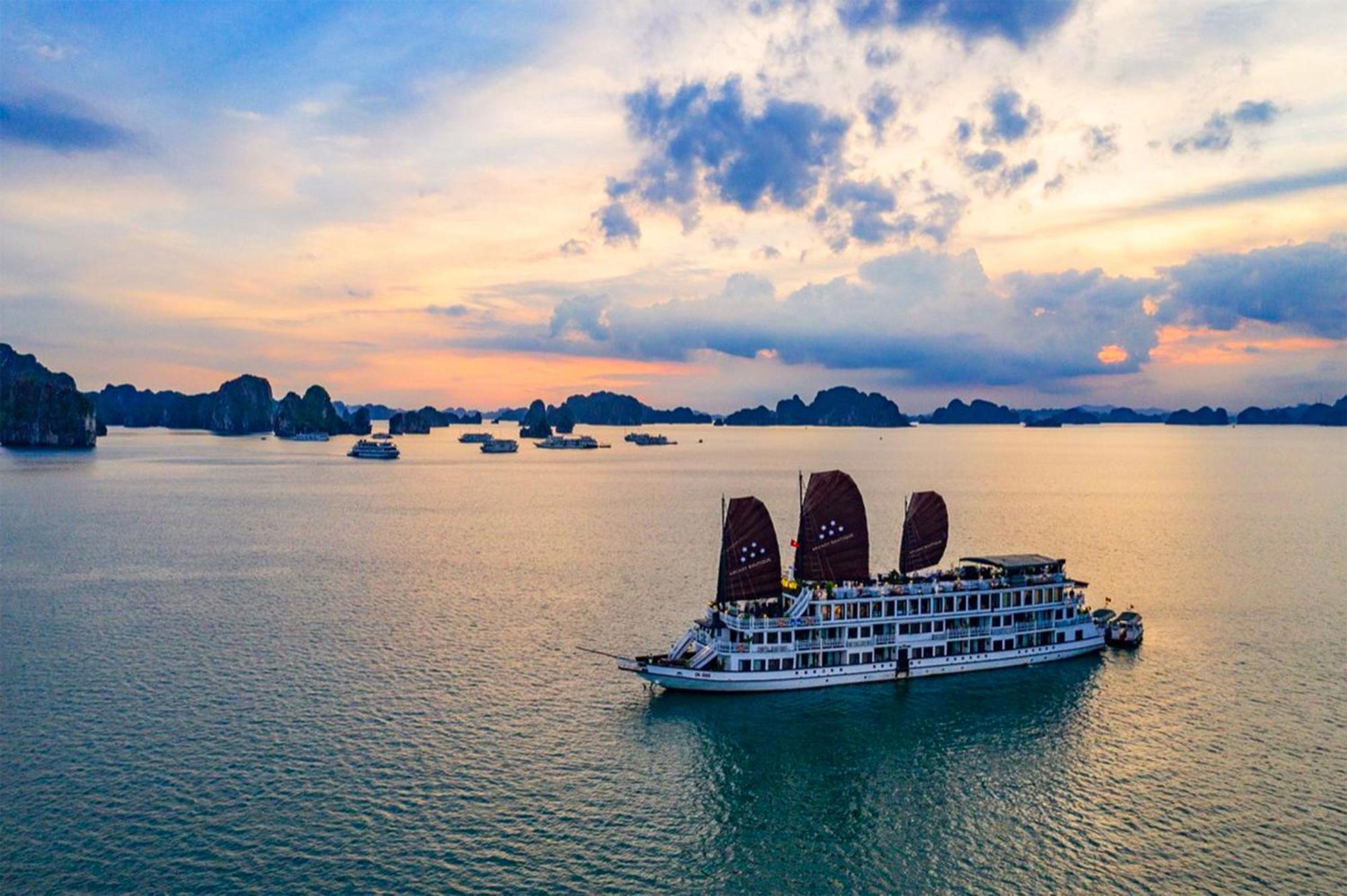 Halong Arcadia Cruise Hotel Ha Long Bagian luar foto